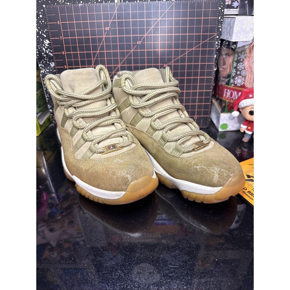 Nike Air Jordan 11 Retro Olive Lux Heiress AR0715-200 Women’s Size 8